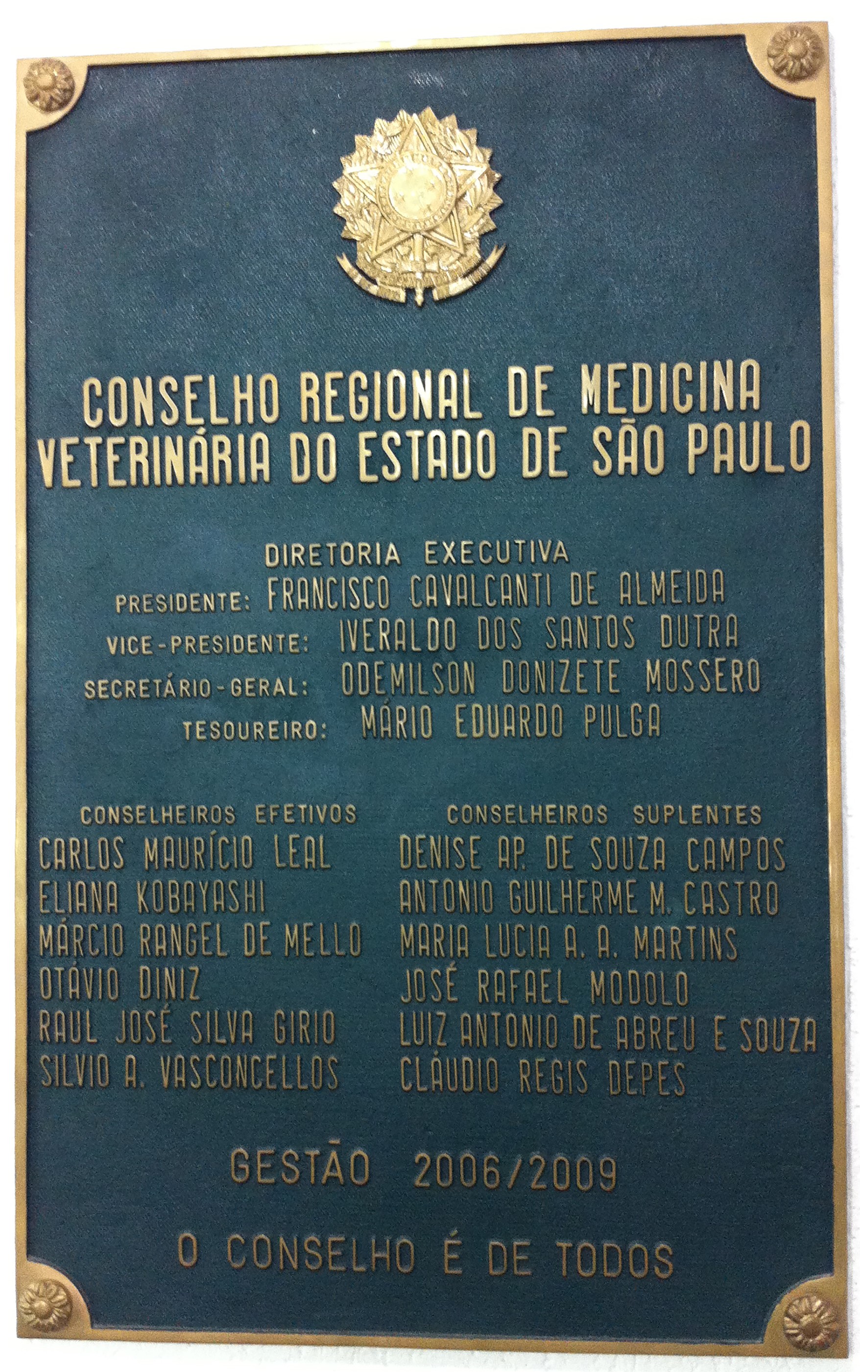 PLACA DE BRONZE FUNDIDO